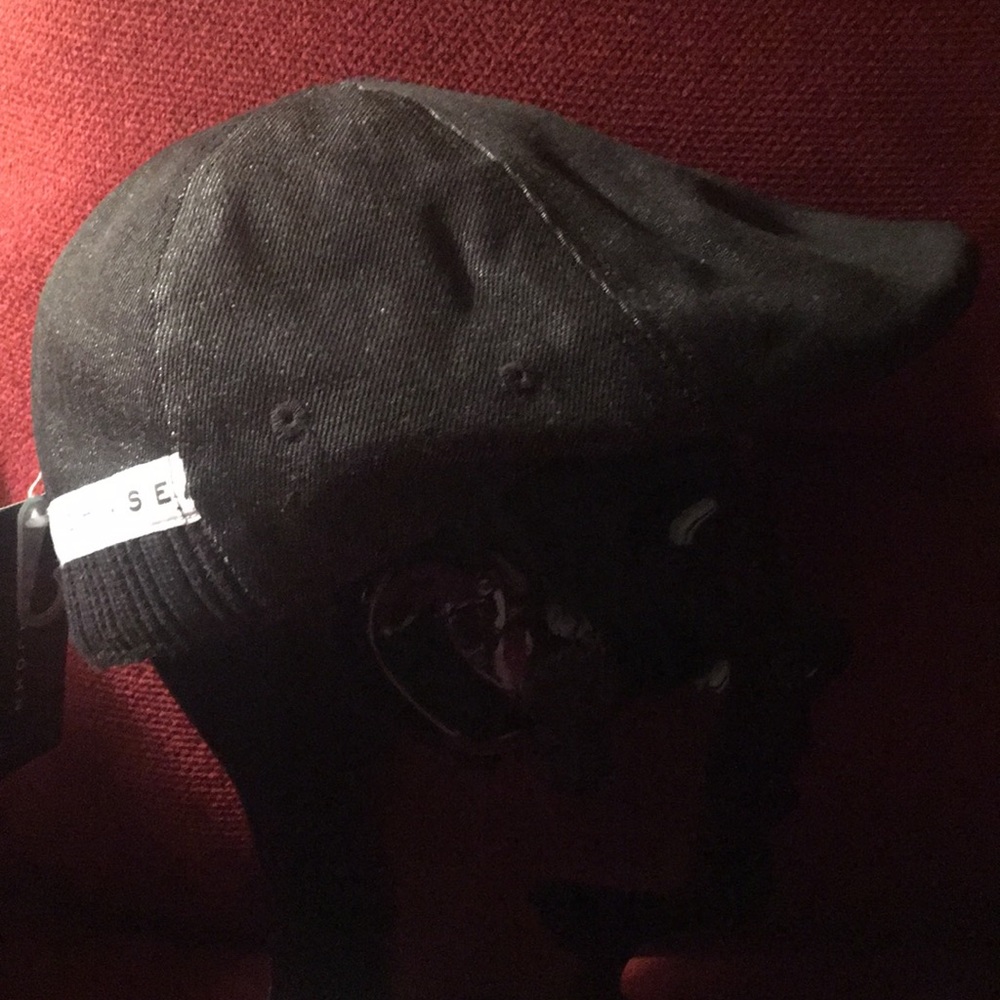SEAN JOHN stylish cap, never used.